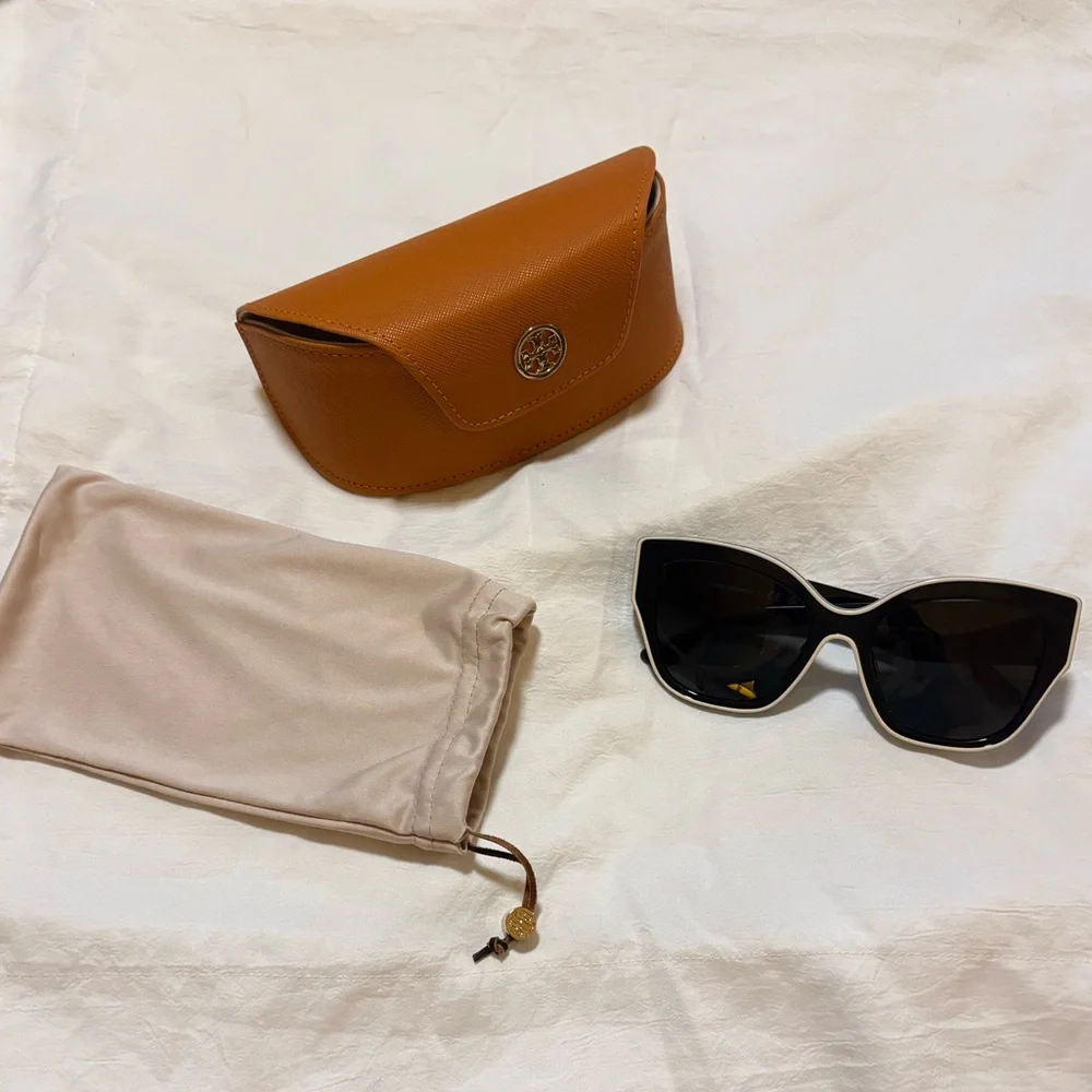 Tory Burch TY7184U ivory rimmed black sunglasses brand new never worn with case